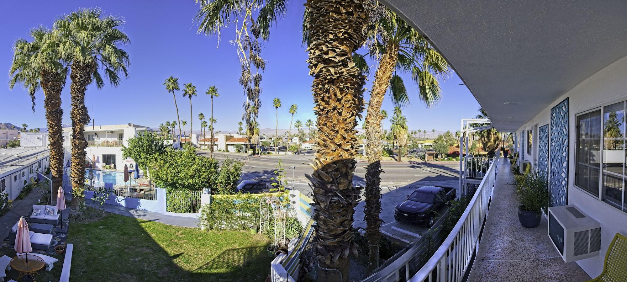 At Inn Palm Springs