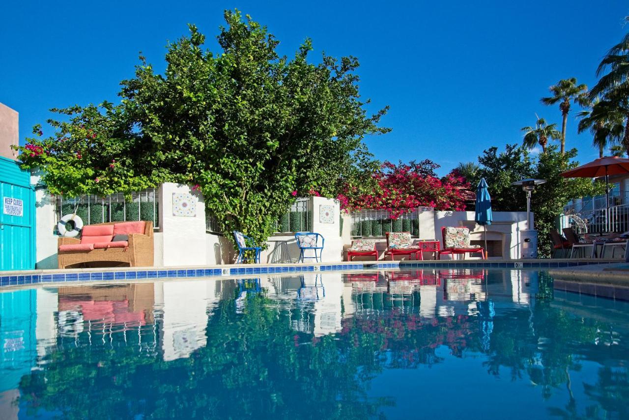 At 3* Palm Springs