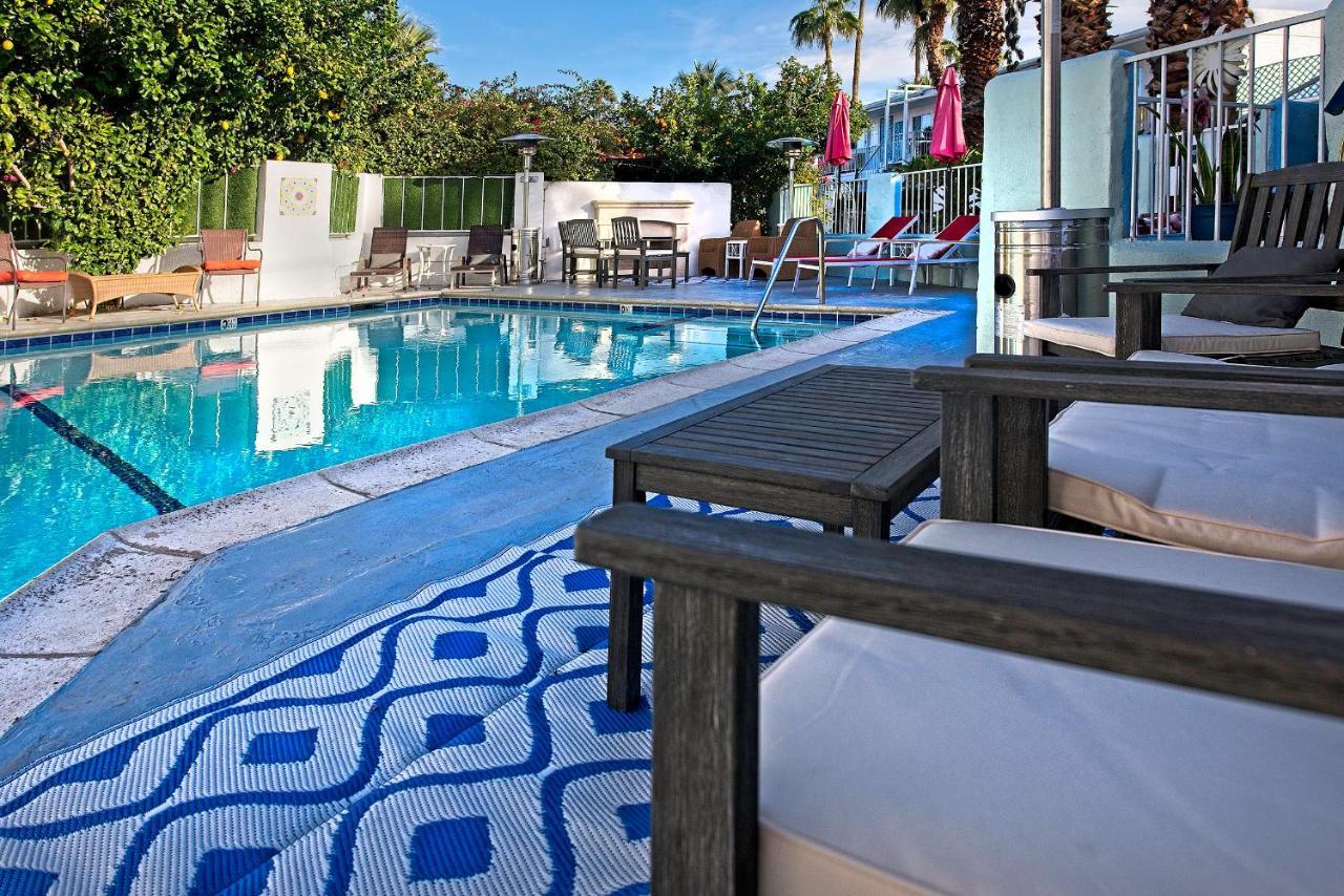 At 3* Palm Springs