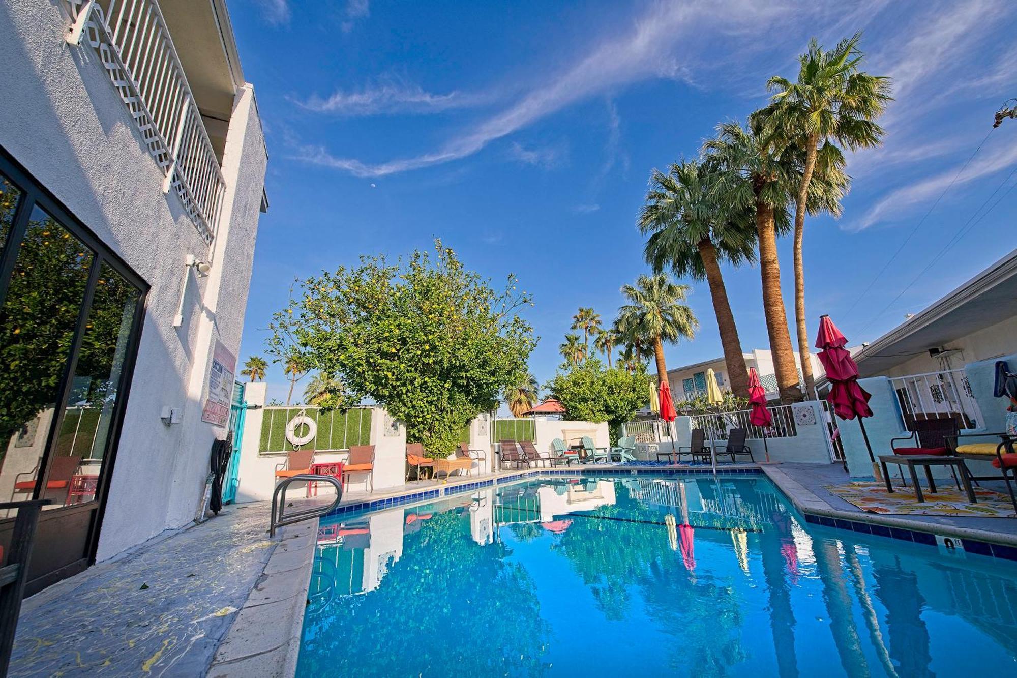 At Gasthof Palm Springs