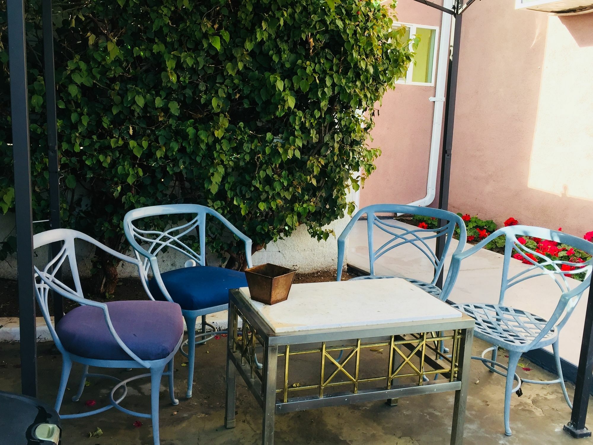 At Gasthof Palm Springs